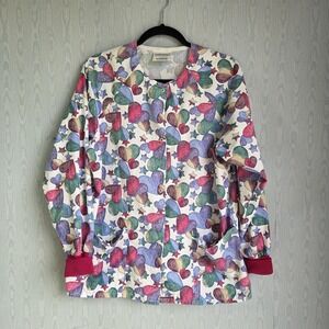 Fundamentals by White Swan Adult S Heart Print Raglan Long Sleeve Snap Scrub Top